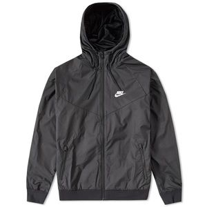 Nike Sports Windrunner Black sz M